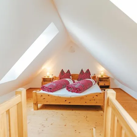 Gaestezimmer & Buschenschank Mit Weingut Hack-gebell