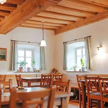 Gaestezimmer & Buschenschank Mit Weingut Hack-gebell