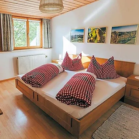 Gaestezimmer & Buschenschank Mit Weingut Hack-gebell