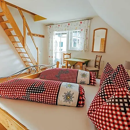 Gæstehus Gaestezimmer & Buschenschank Mit Weingut Hack-gebell