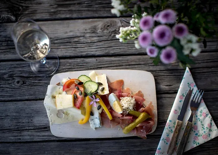 Pensjonat Gaestezimmer & Buschenschank Mit Weingut Hack-gebell