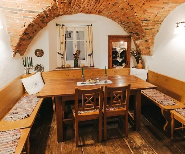 Gaestezimmer & Buschenschank Mit Weingut Hack-gebell